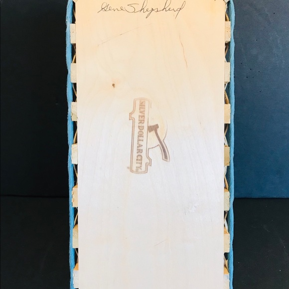 Handcrafted SILVER DOLLAR CITY Split Wood Double Handle Basket 14”x6”x8” Signed. - Picture 6 of 9